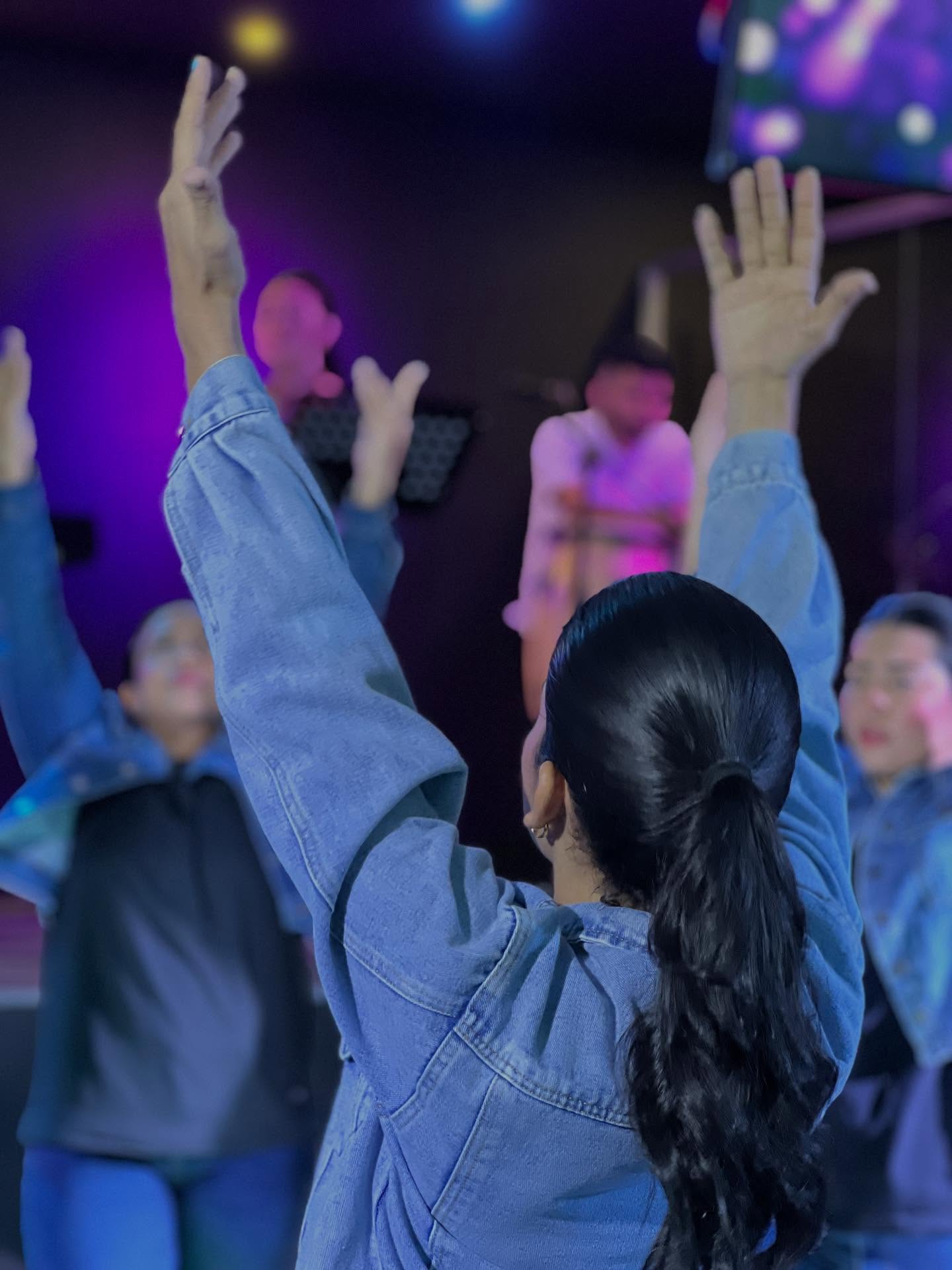 grupo de danza de la iglesia